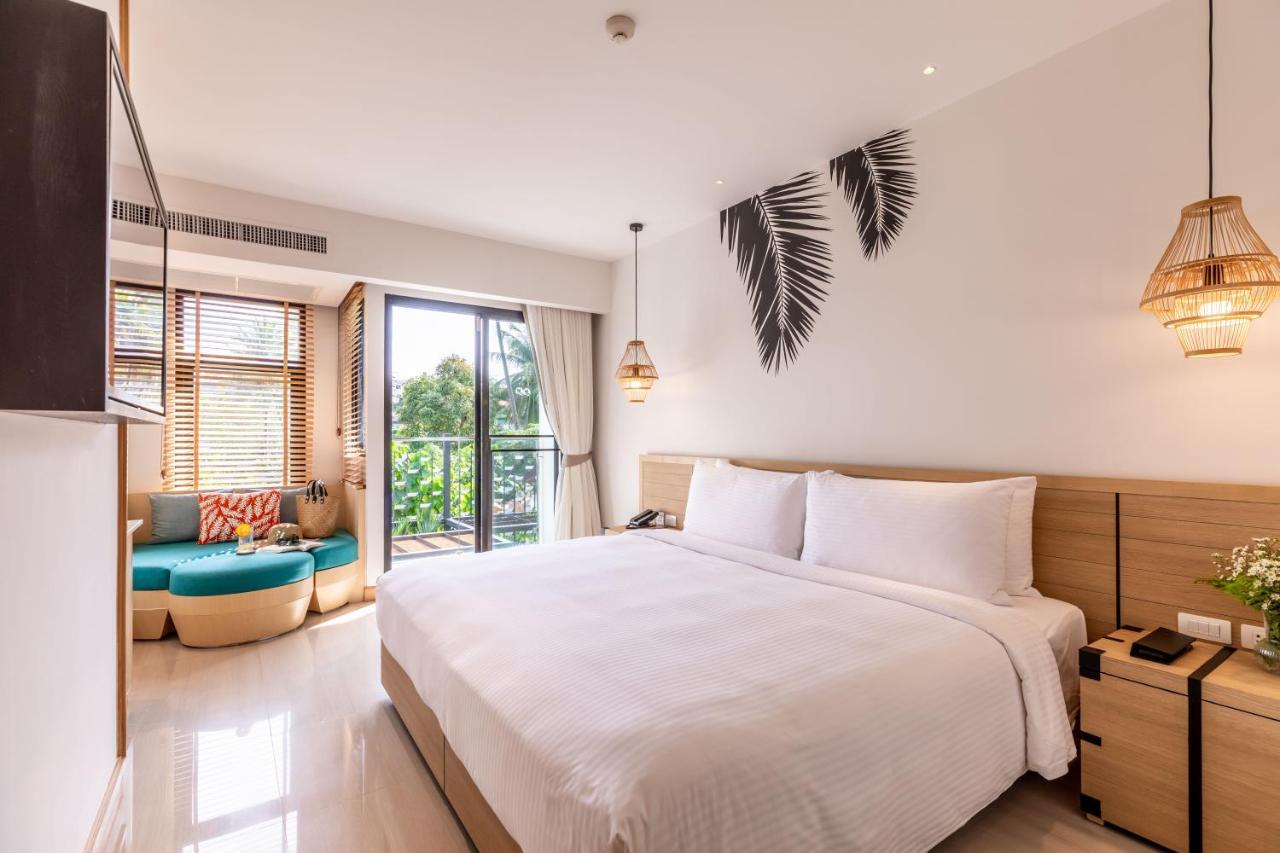 Camera Superior con 1 Letto King-Size e Vista Piscina
